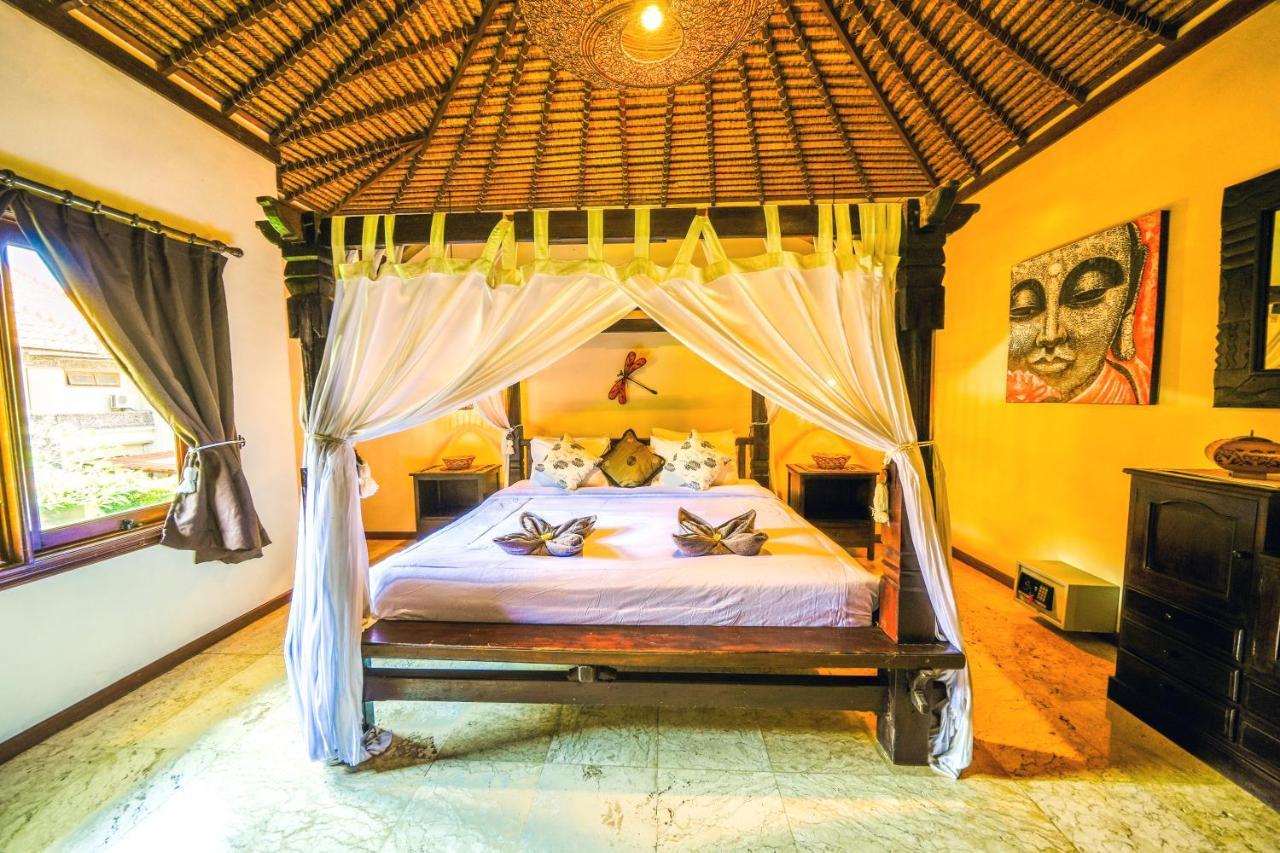 De Cinta Villa - Kuta - 5 Bedrooms - Heart Of Kuta Esterno foto