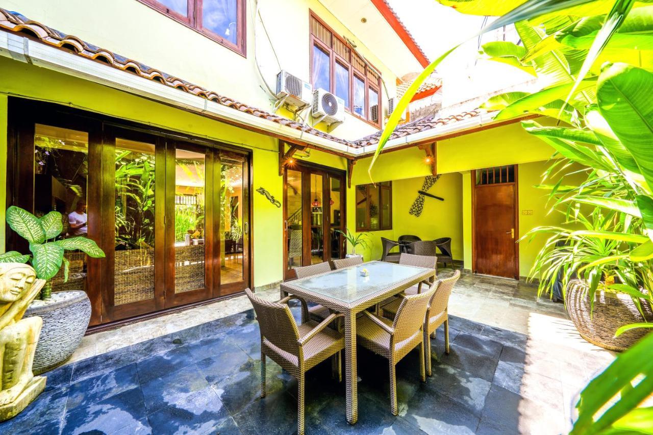 De Cinta Villa - Kuta - 5 Bedrooms - Heart Of Kuta Esterno foto